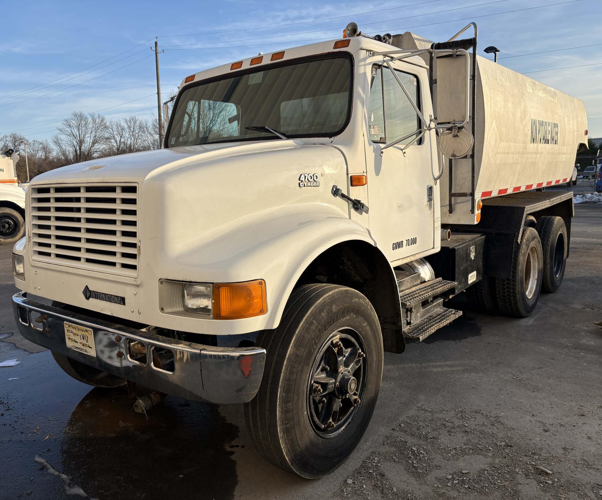 1990 INTERNATIONAL F-4900 in Prairieville, LA