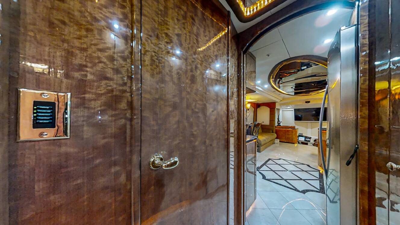 A photo of this 2009 Prevost Millennium H3-45