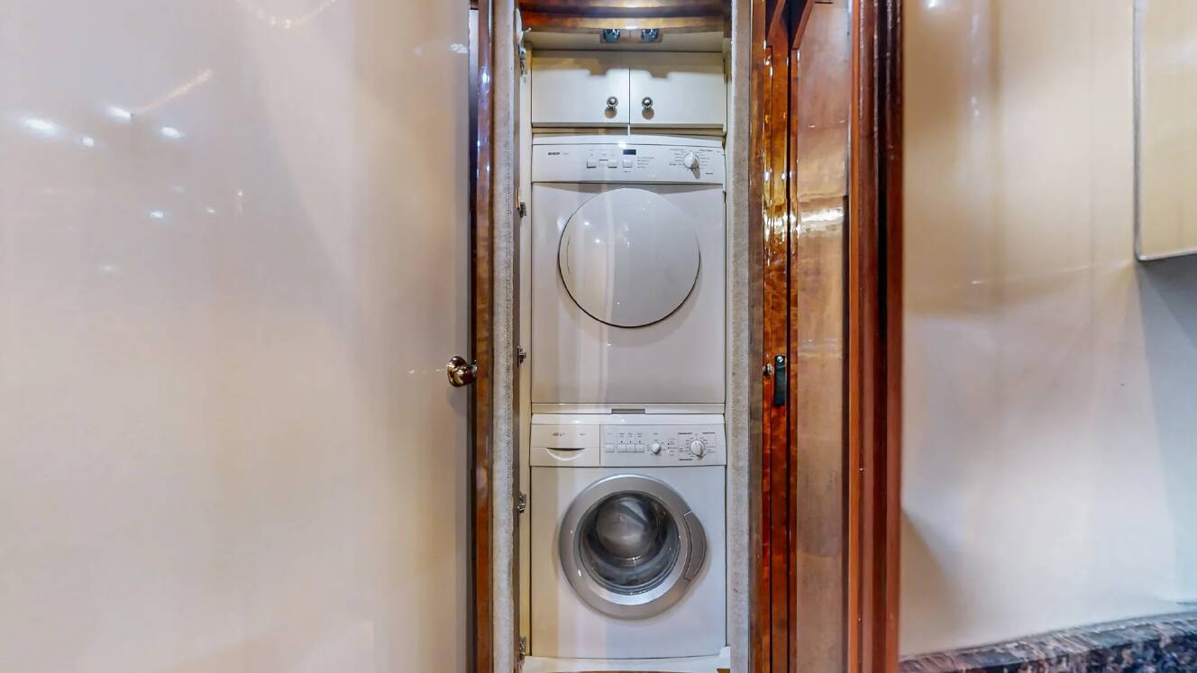 A photo of this 2009 Prevost Millennium H3-45
