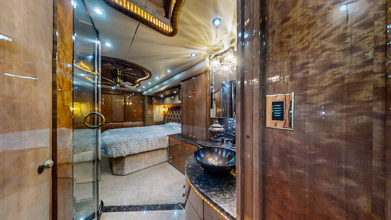 A photo of this 2009 Prevost Millennium H3-45