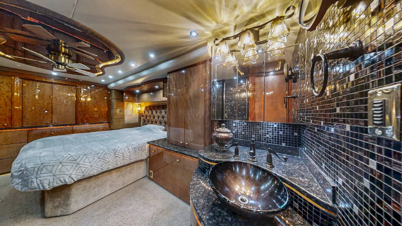 A photo of this 2009 Prevost Millennium H3-45