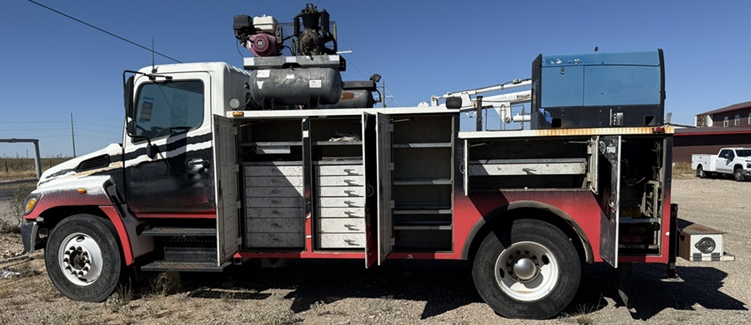 2005 HINO 268 in Prairieville, LA