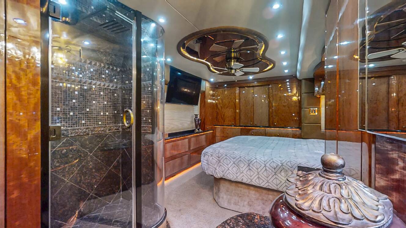 A photo of this 2009 Prevost Millennium H3-45