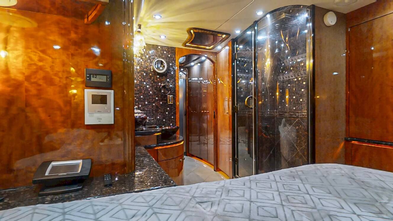 A photo of this 2009 Prevost Millennium H3-45