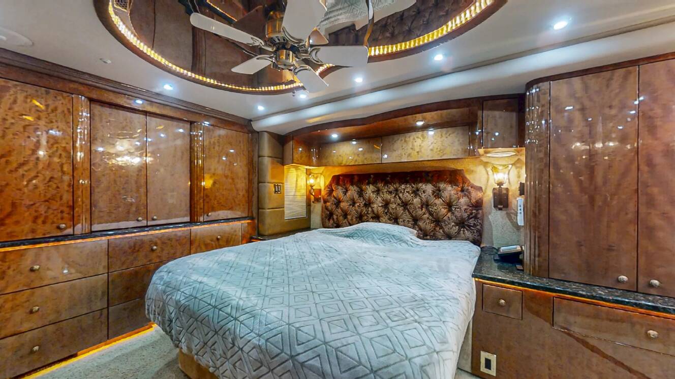 A photo of this 2009 Prevost Millennium H3-45