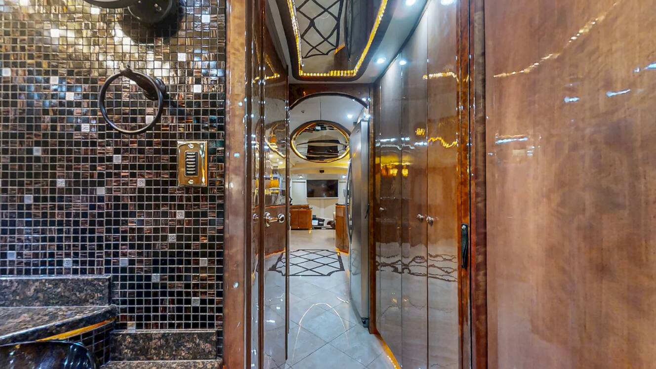 A photo of this 2009 Prevost Millennium H3-45