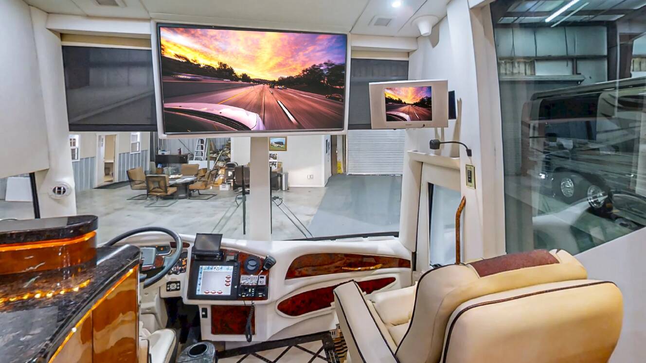 A photo of this 2009 Prevost Millennium H3-45