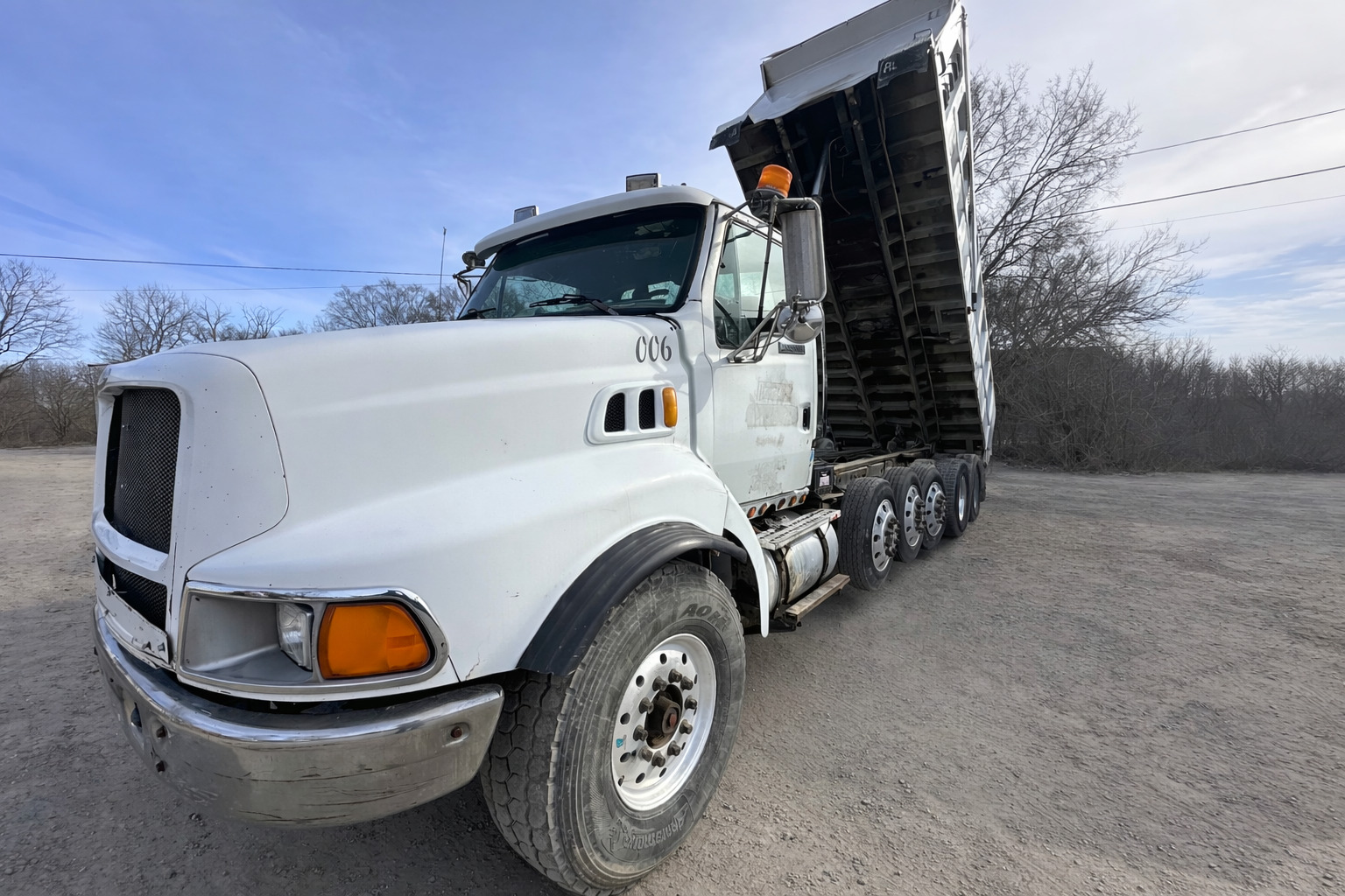 1998 FORD LT9522 in Prairieville, OH