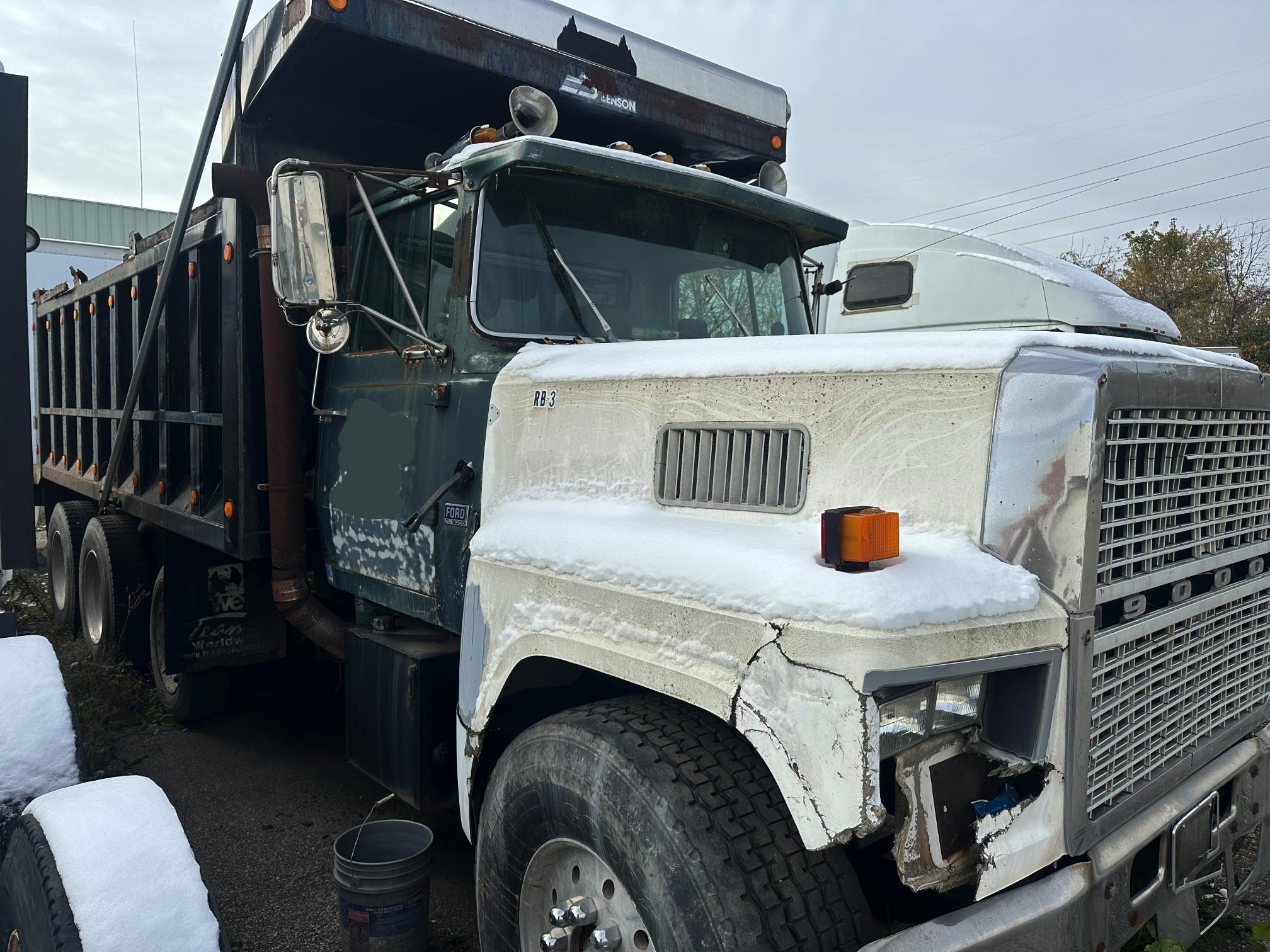 1982 FORD L9000 in Prairieville, OH