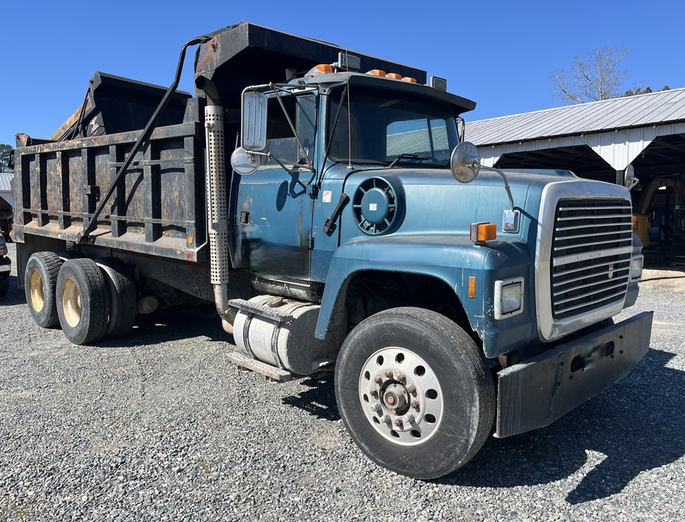 1997 FORD LT 8000 in Prairieville, LA