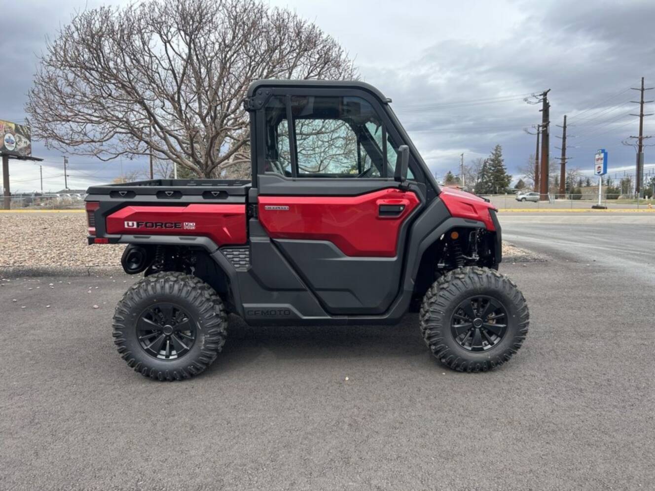 A photo of this 2026 CFMOTO UFORCE U10 Pro Highland