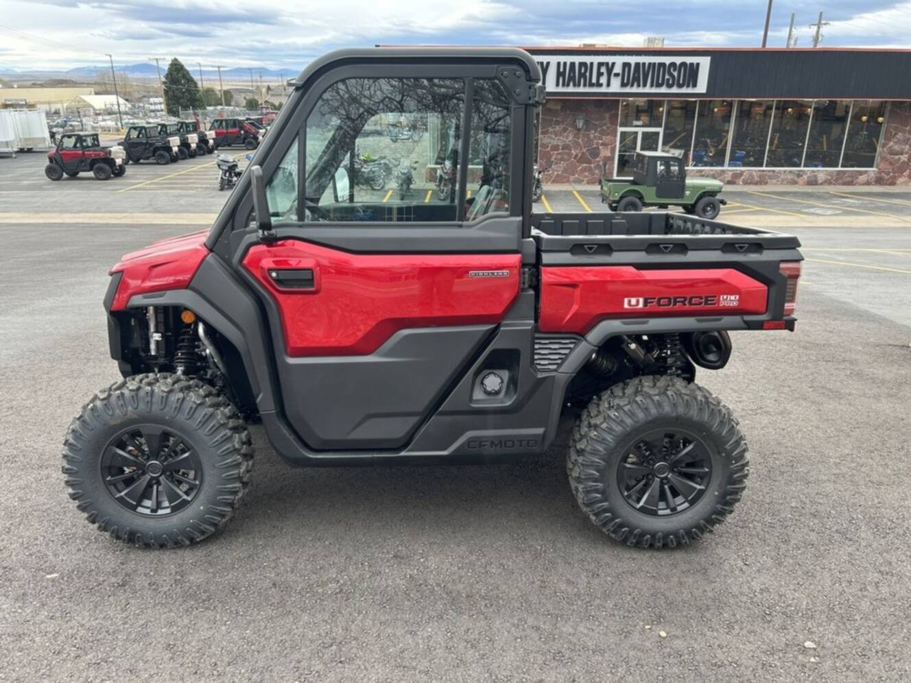 A photo of this 2026 CFMOTO UFORCE U10 Pro Highland