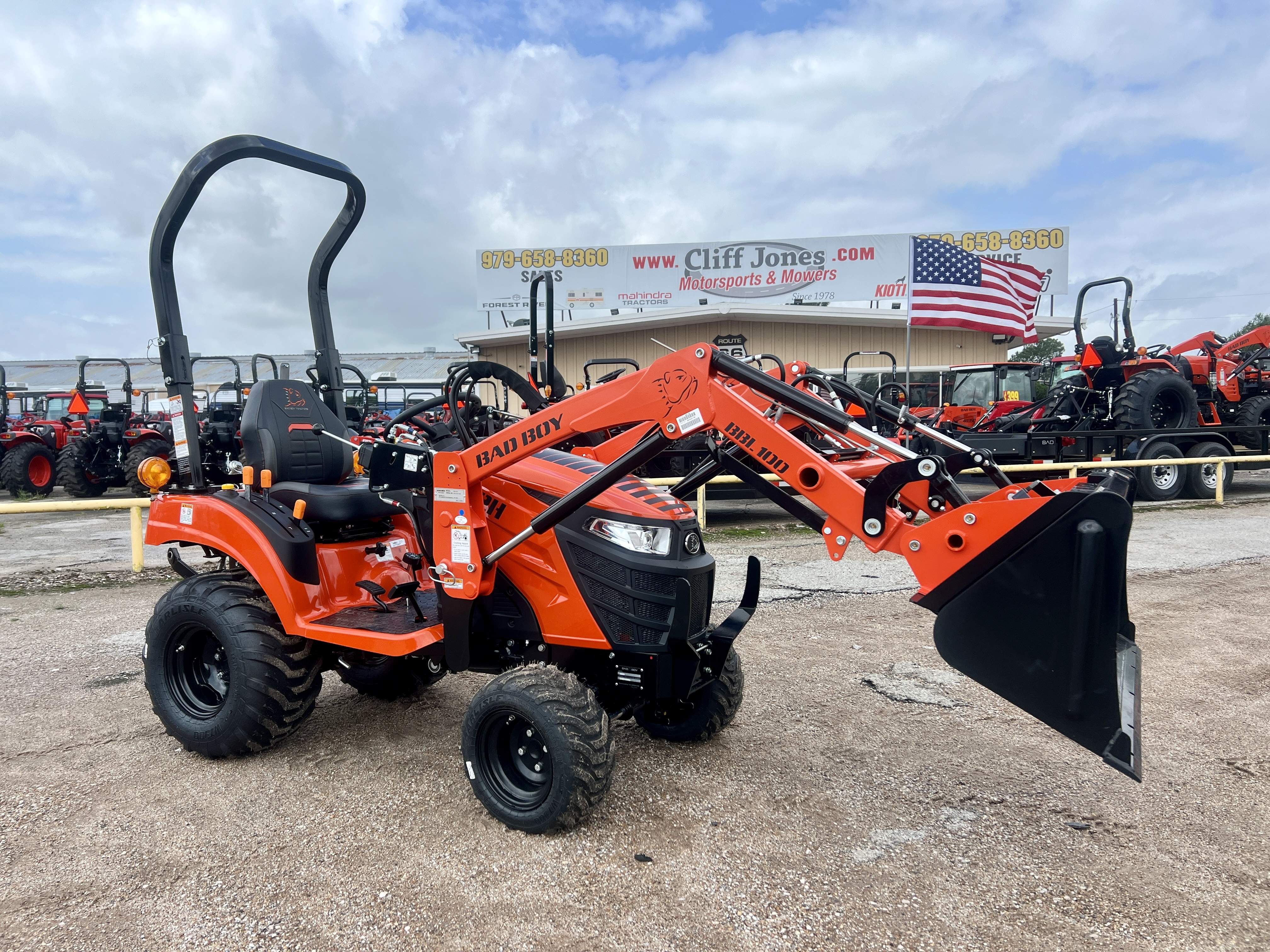 2026 Bad Boy Tractors 1022H HST in Sealy, TX