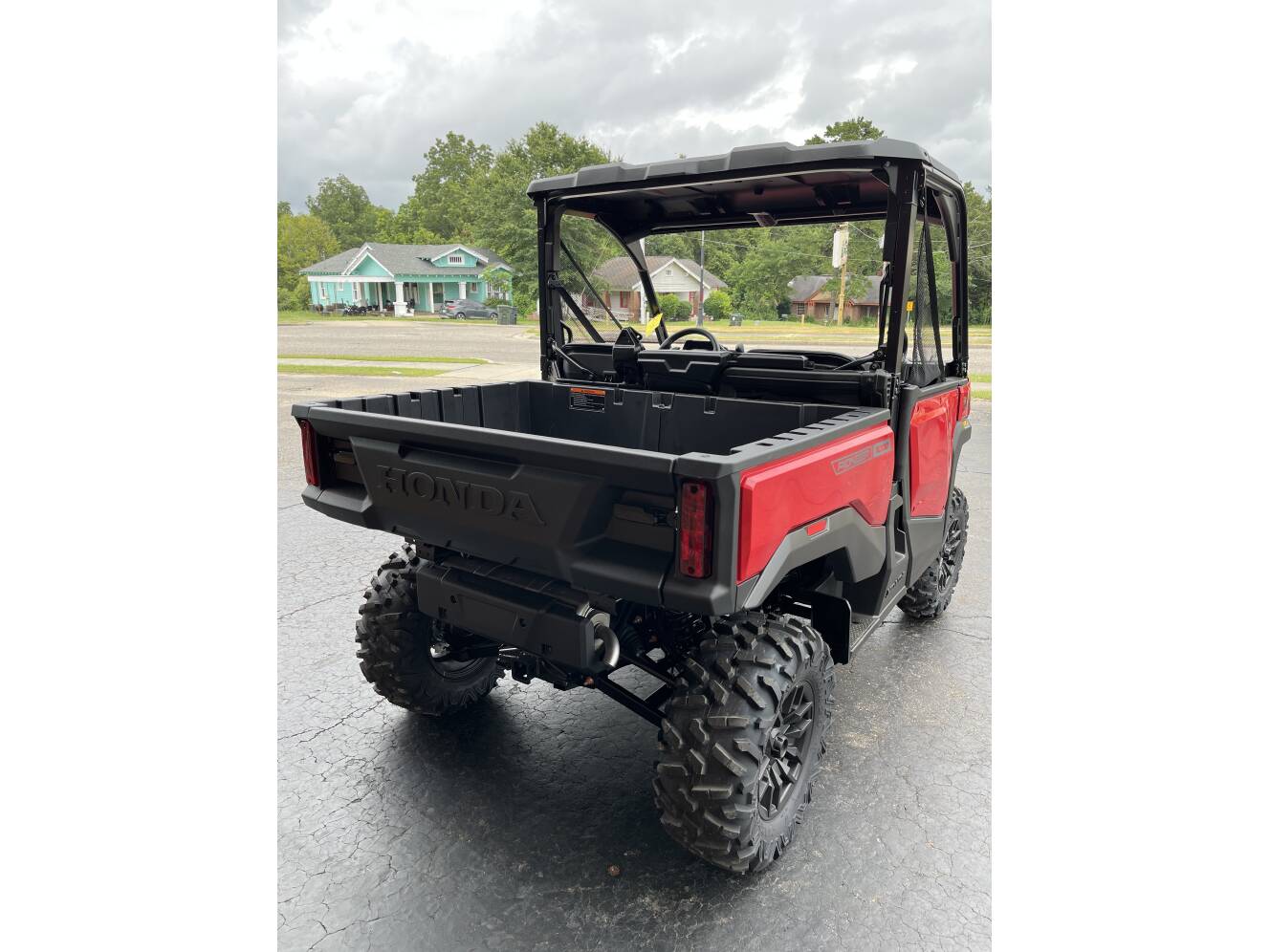 A photo of this 2026 Honda PIONEER 1000 DELUXE