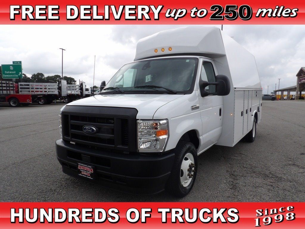 2024 FORD ECONOLINE in Flowery Branch, GA