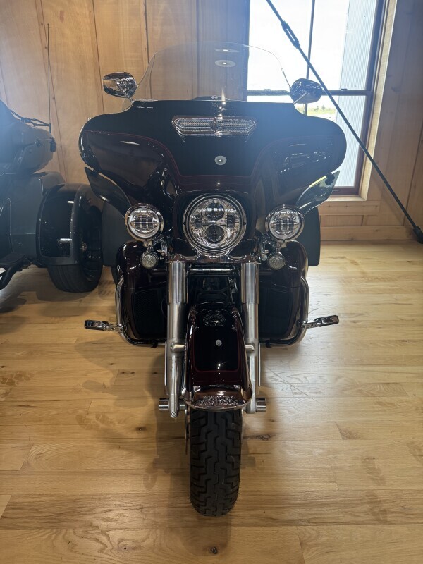 2022 Harley-Davidson Tri Glide Ultra ULTRA CLASSIC in Winterville, NC