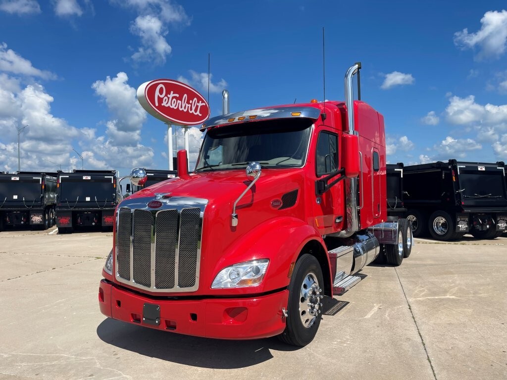 2021 PETERBILT 579 in Strafford, MO