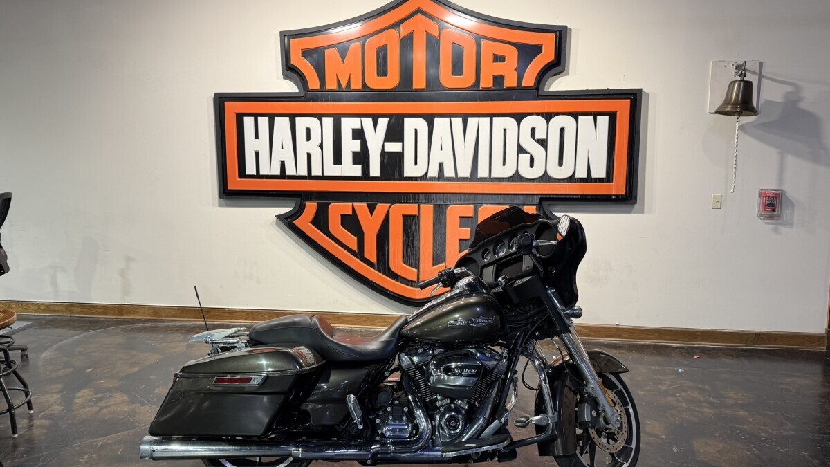 2021 Harley-Davidson Street Glide in Lincoln, NE