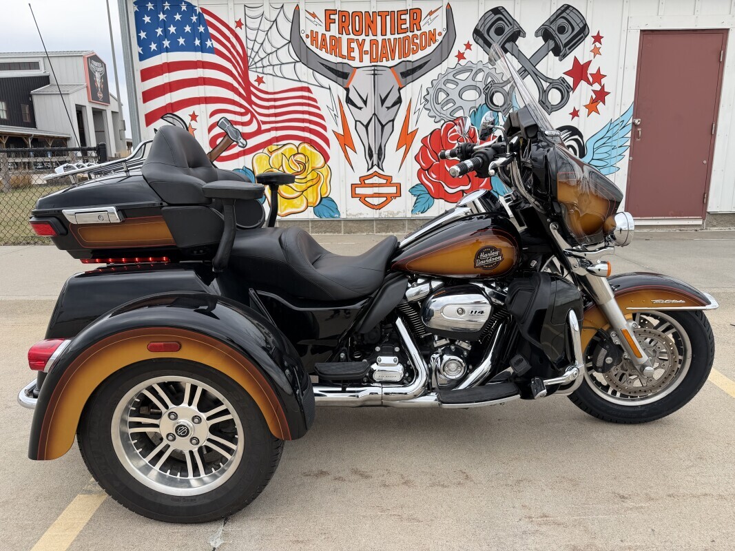2024 Harley-Davidson Tri Glide Ultra ULTRA CLASSIC in Winterville, NC