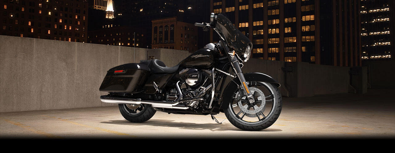 2015 Harley-Davidson Street Glide in Lincoln, NE