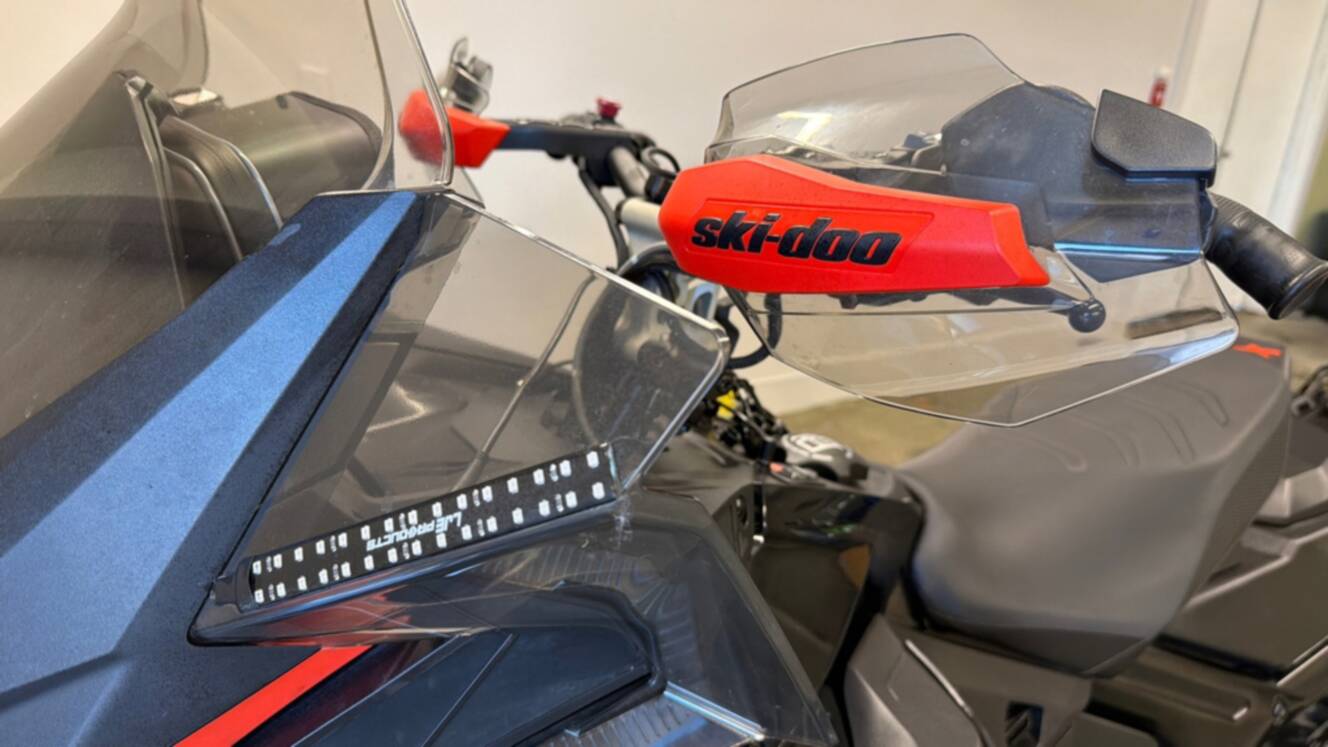 A photo of this 2022 Ski-Doo Renegade 850 E-TEC XRS