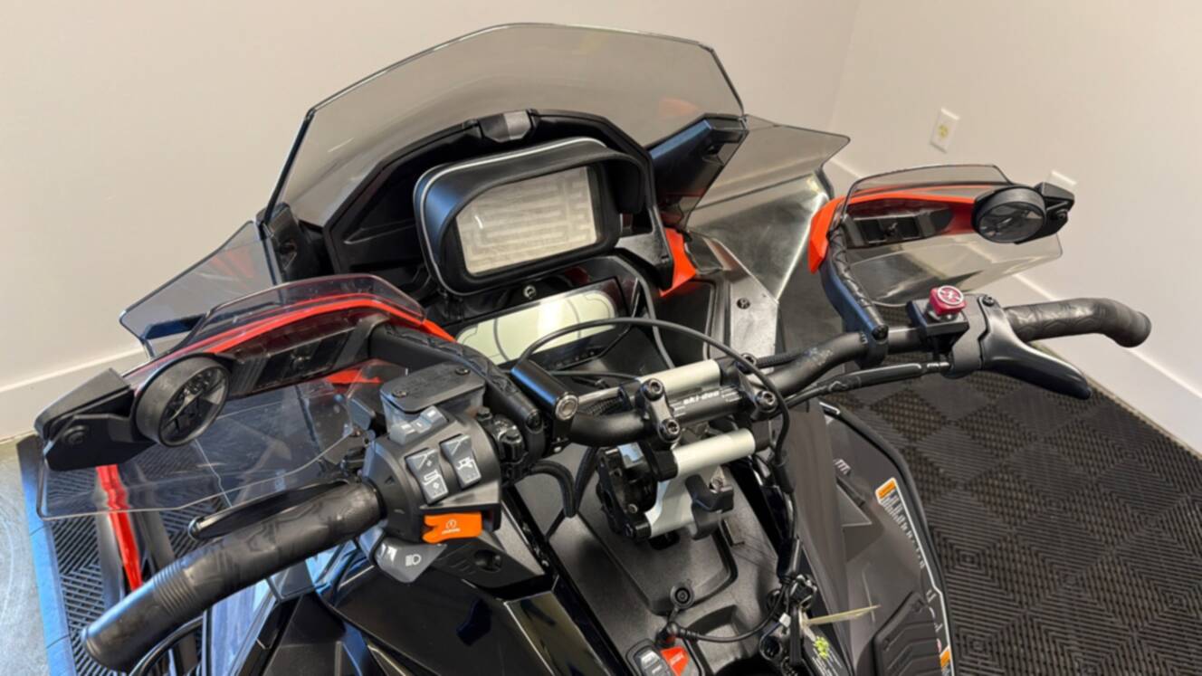 A photo of this 2022 Ski-Doo Renegade 850 E-TEC XRS