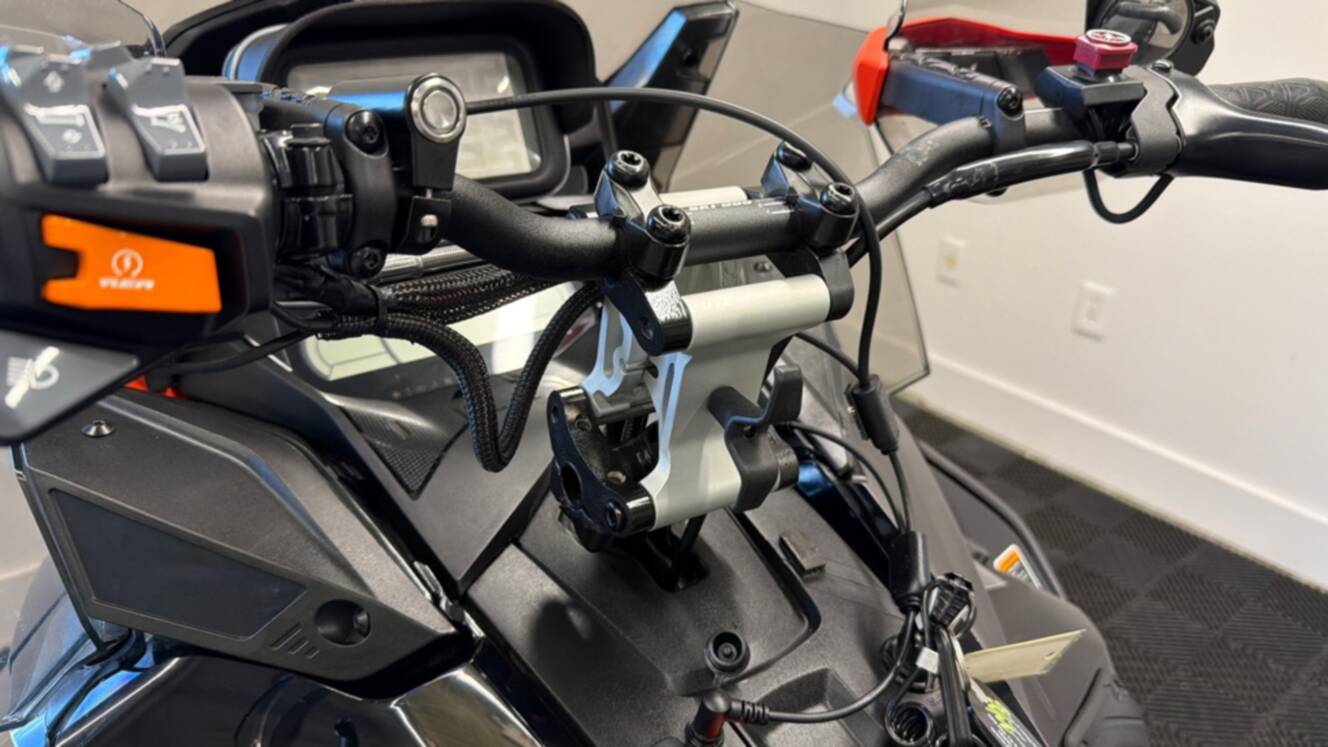 A photo of this 2022 Ski-Doo Renegade 850 E-TEC XRS