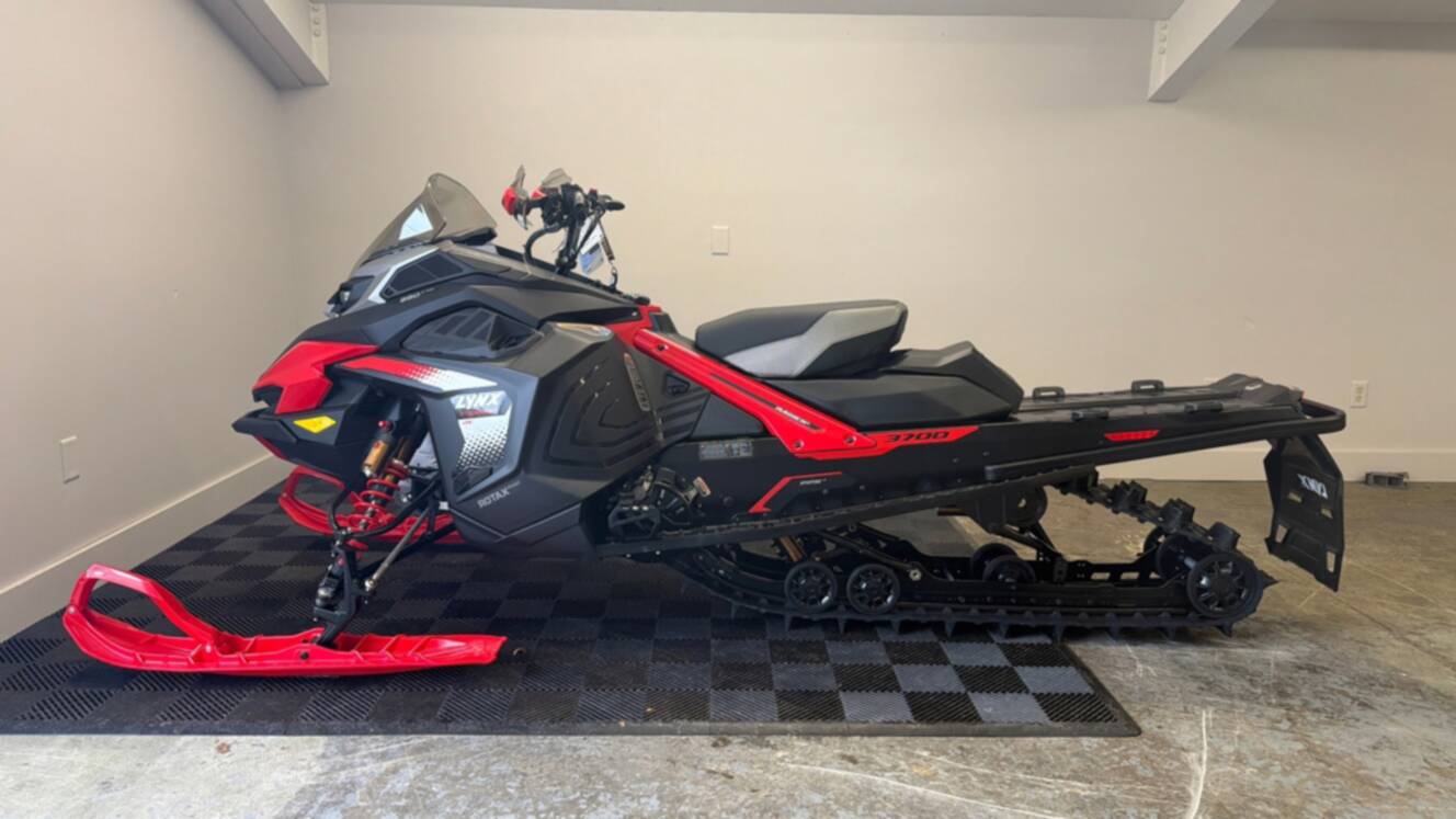 A photo of this 2026 Lynx Xterrain RE 850 E-TEC