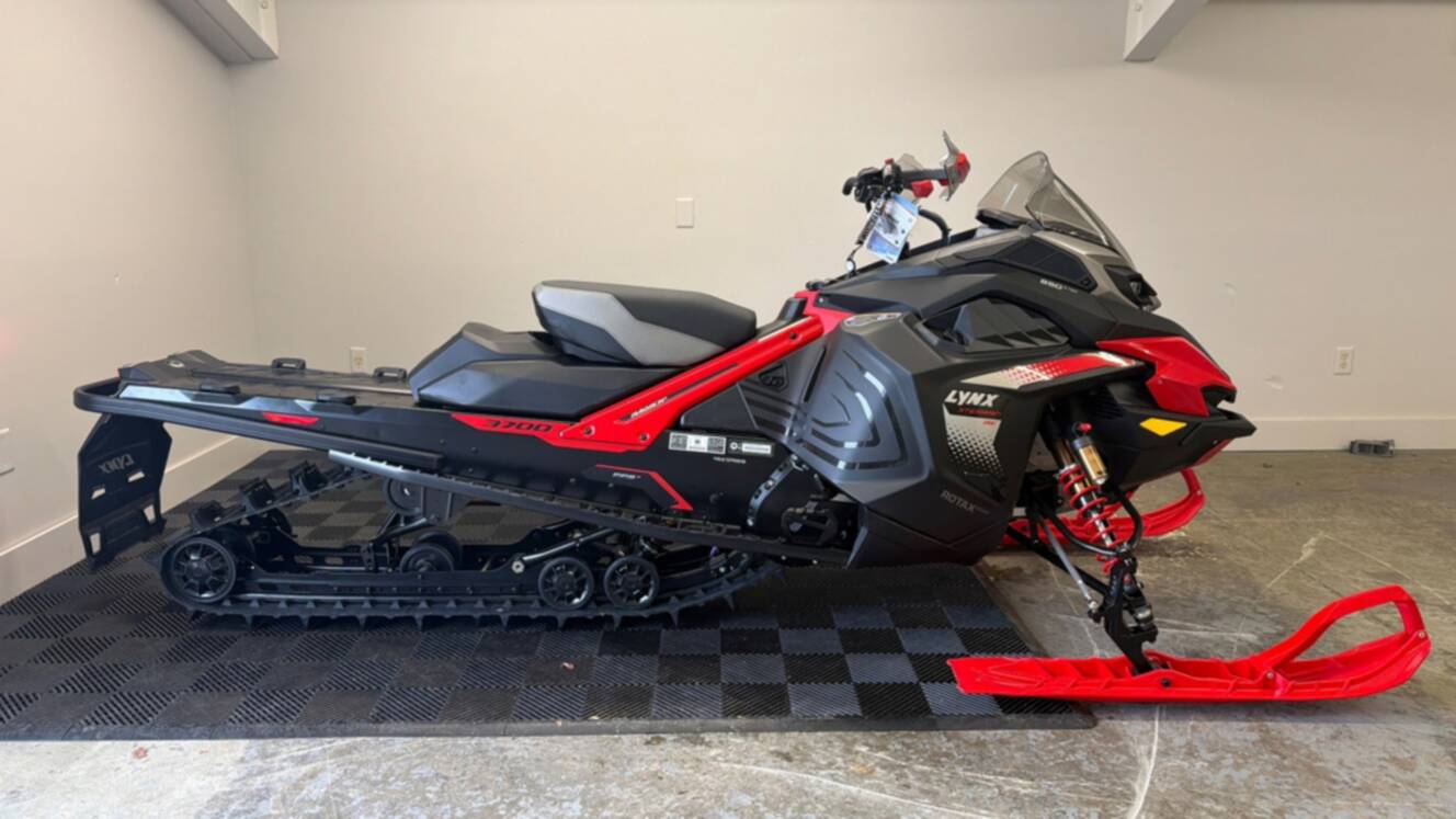 A photo of this 2026 Lynx Xterrain RE 850 E-TEC