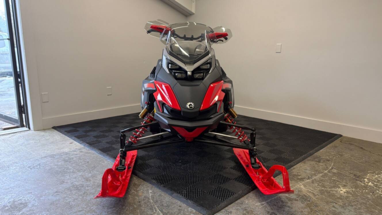 A photo of this 2026 Lynx Xterrain RE 850 E-TEC