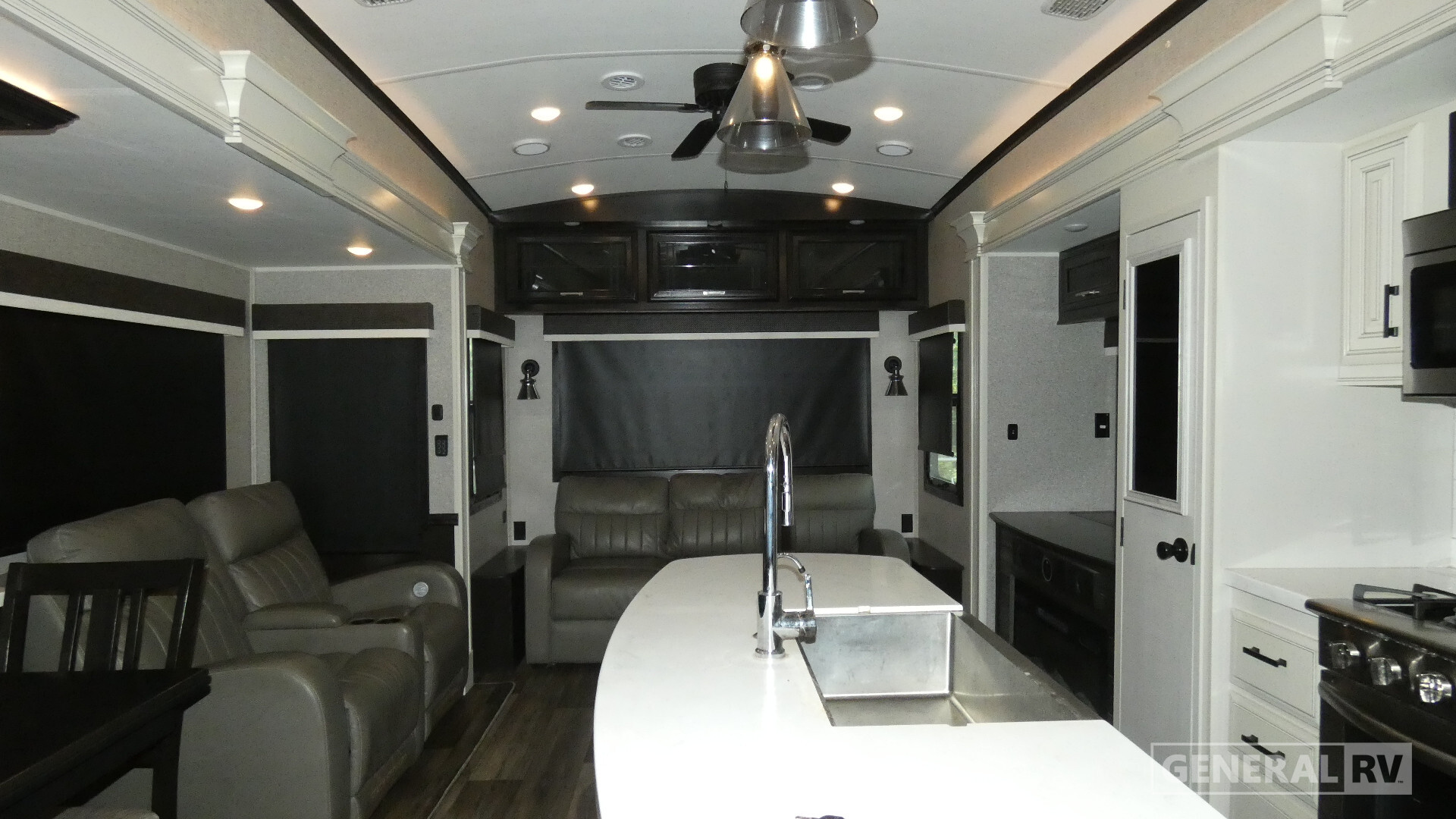 2022 Jayco PINNACLE 36SSWS in dover FL
