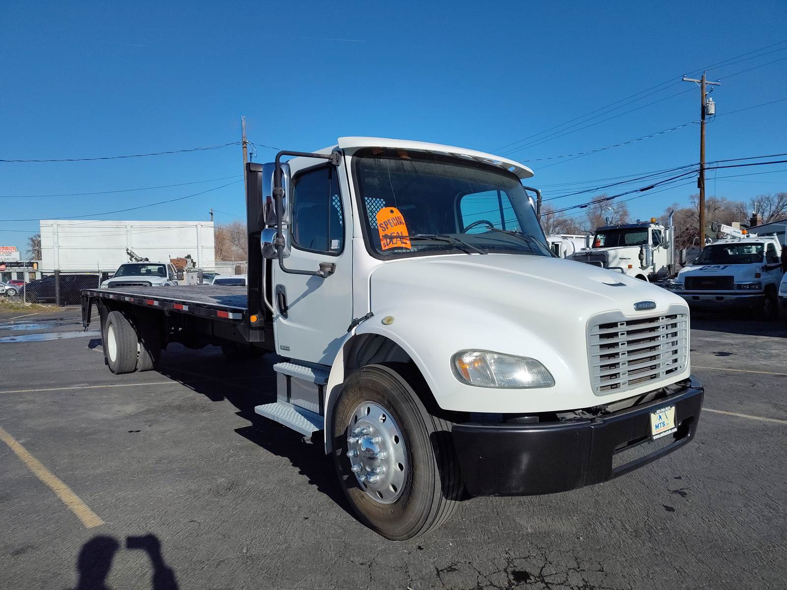 2011 FREIGHTLINER BUSINESS CLASS M2 106 in Midvale, UT