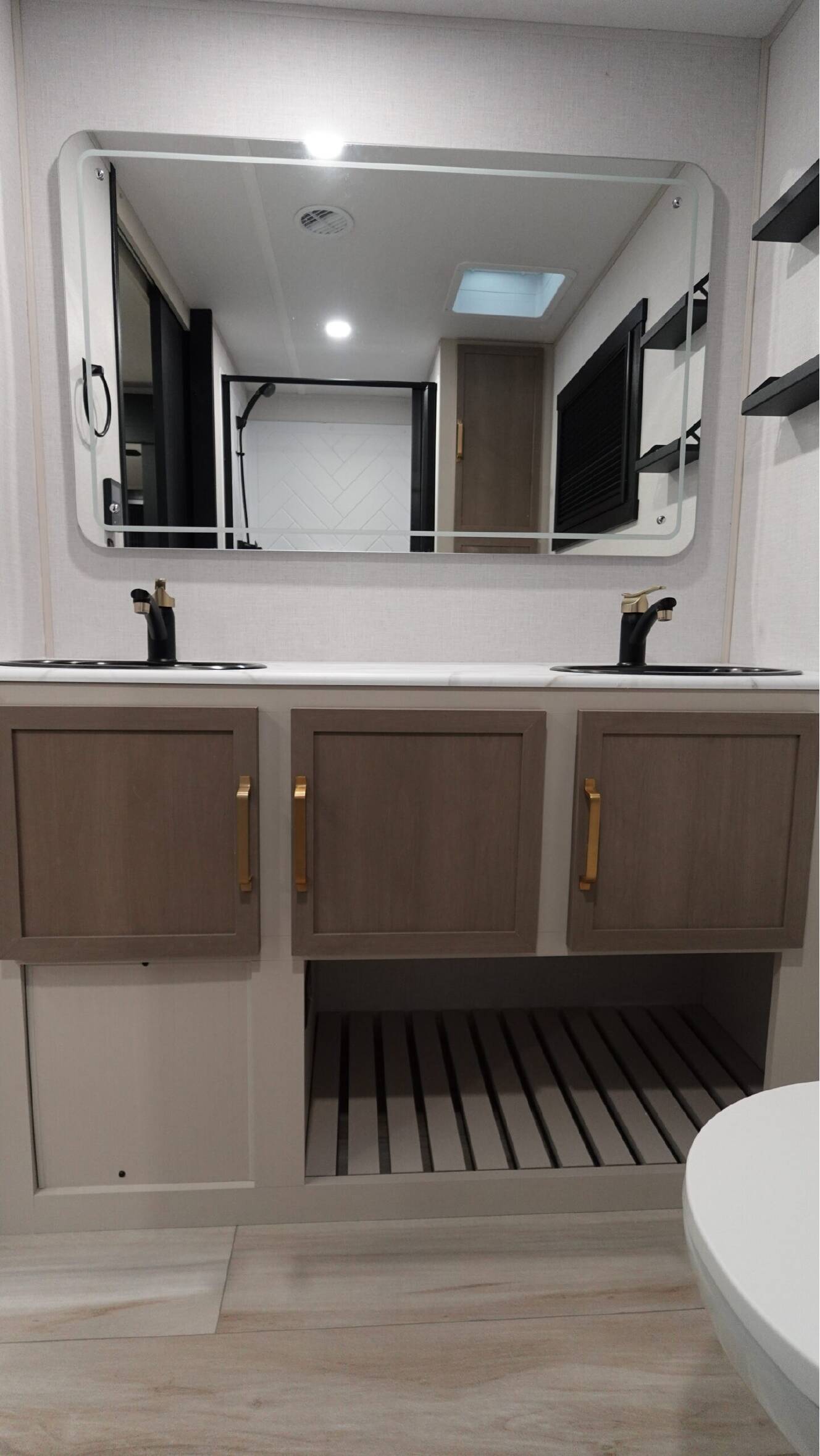 A photo of this 2026 Forest River SALEM-HEM 24RBHL