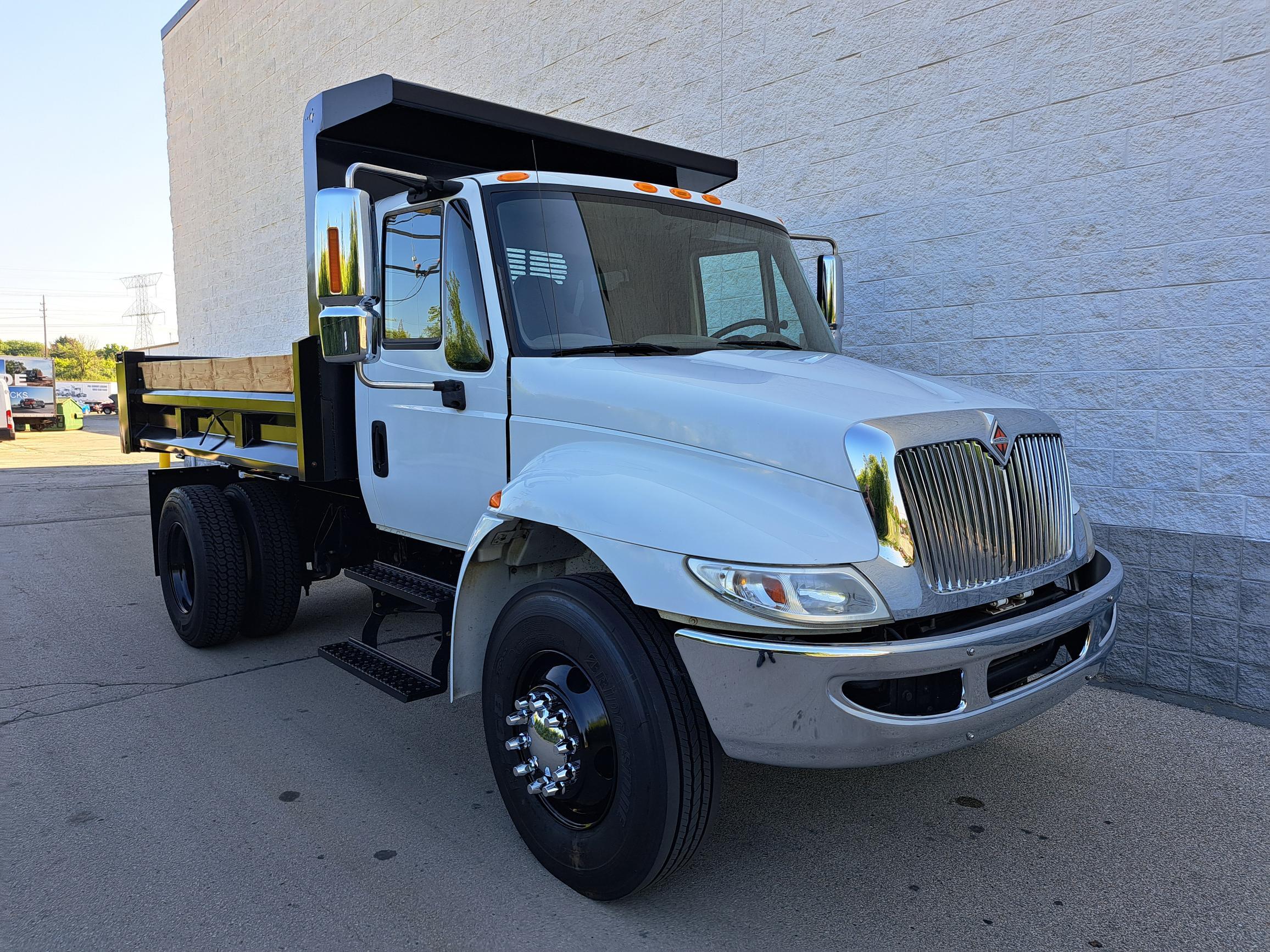 2019 INTERNATIONAL 4300 in Milwaukee, WI