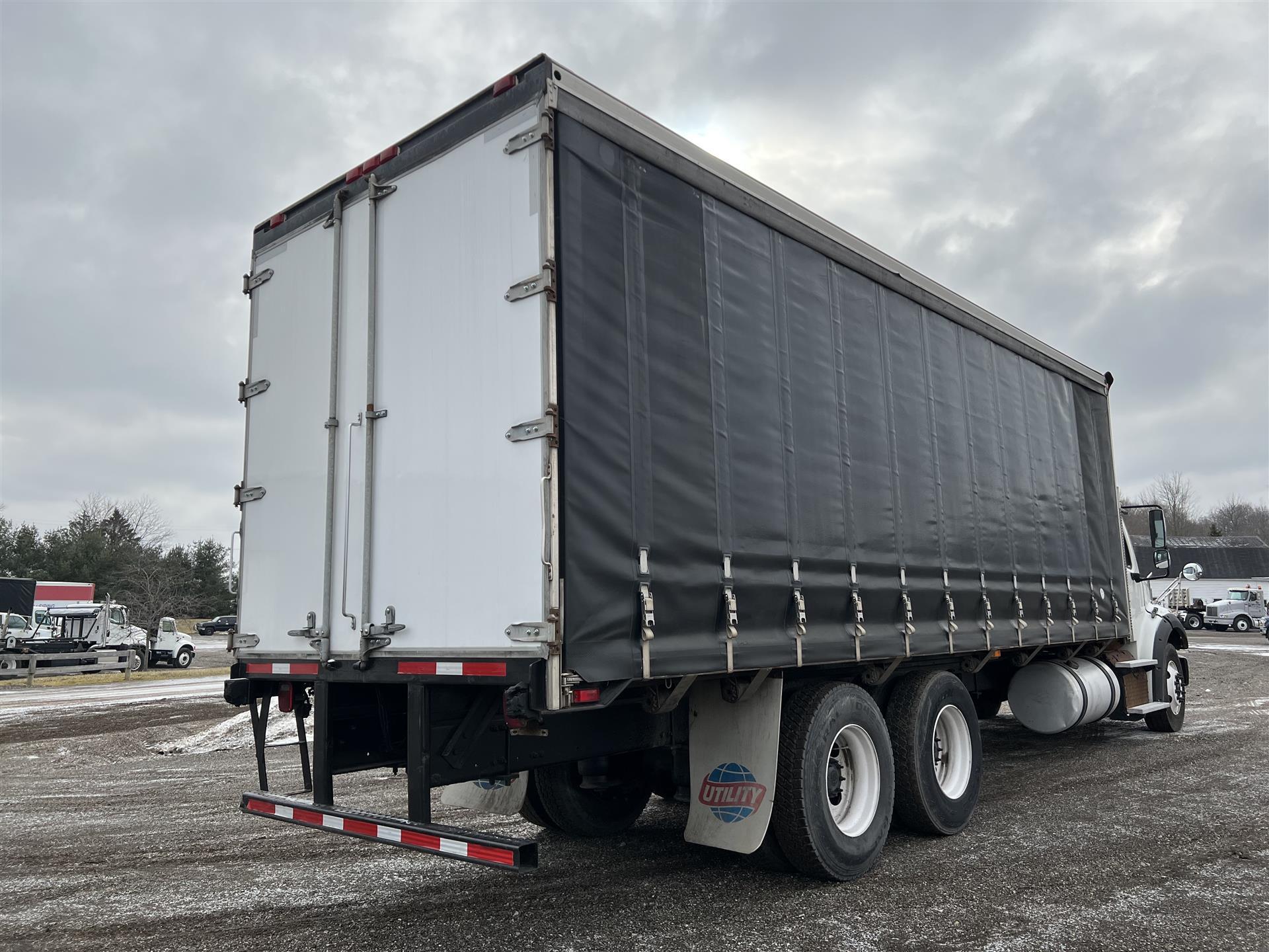 2012 Utility 26' Curtainside in Mount Vernon, OH