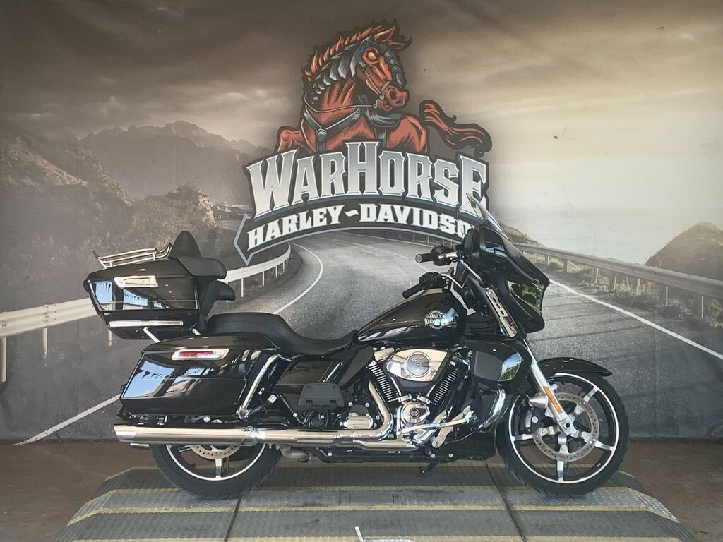 2025 Harley-Davidson Street Glide Ultra BASE in Ocala, FL
