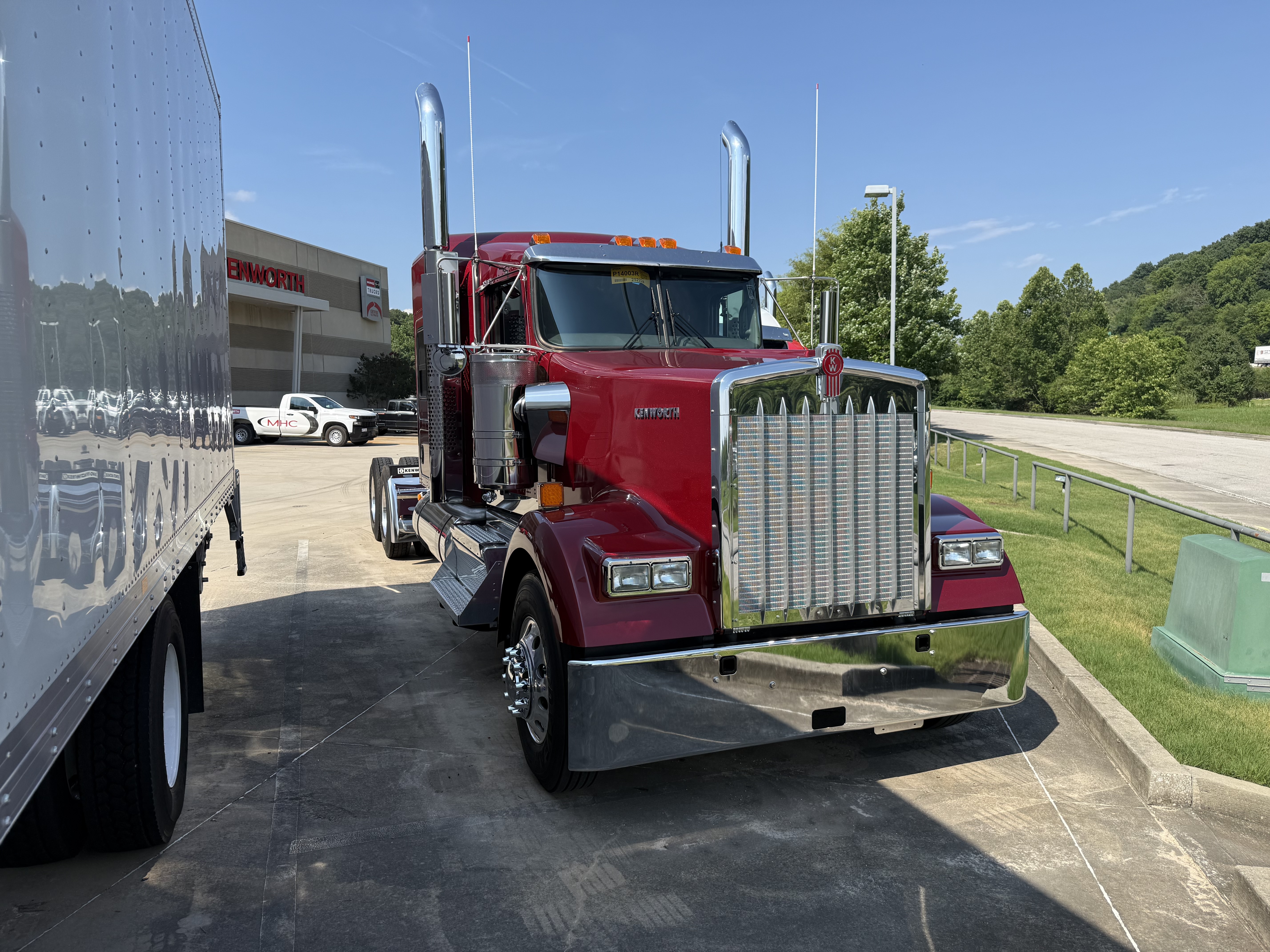 2027 KENWORTH W900L in Chattanooga, TN