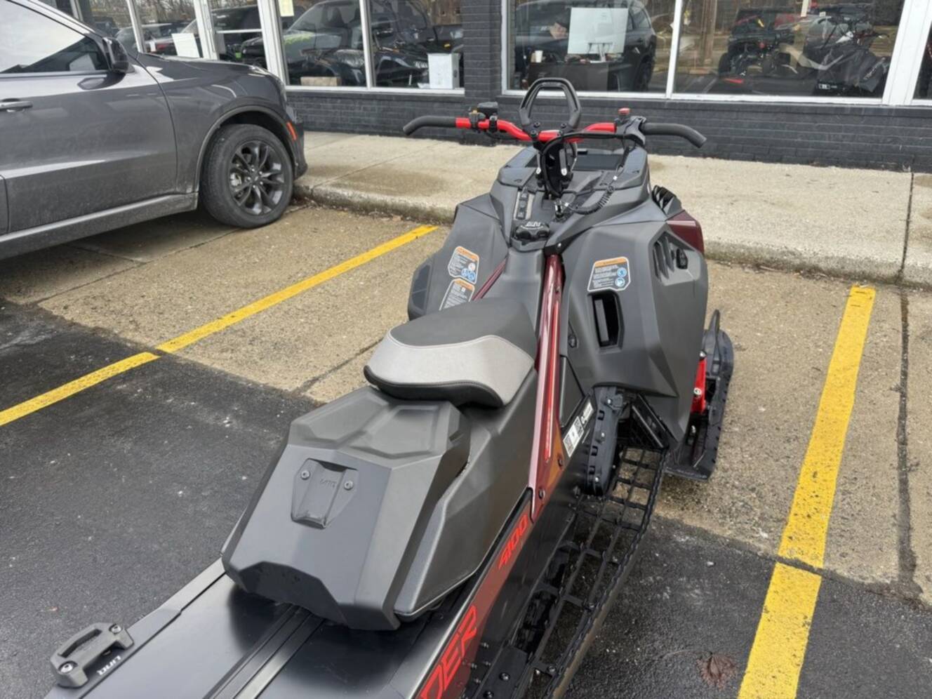 A photo of this 2025 Lynx Shredder DS 850 E-TEC Turbo R_4100_10.25in / Red
