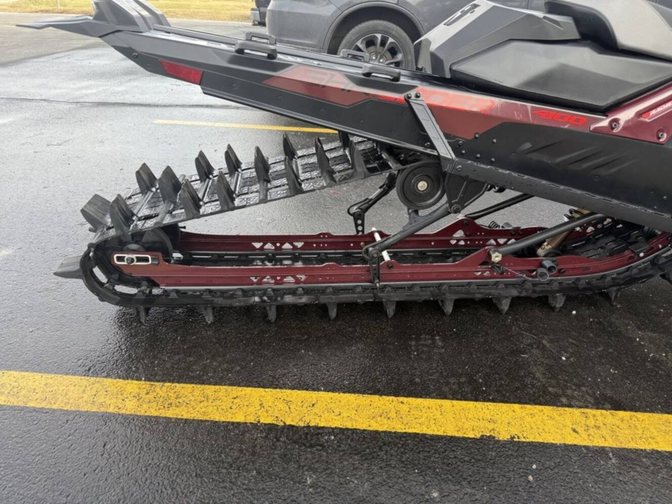 A photo of this 2025 Lynx Shredder DS 850 E-TEC Turbo R_4100_10.25in / Red