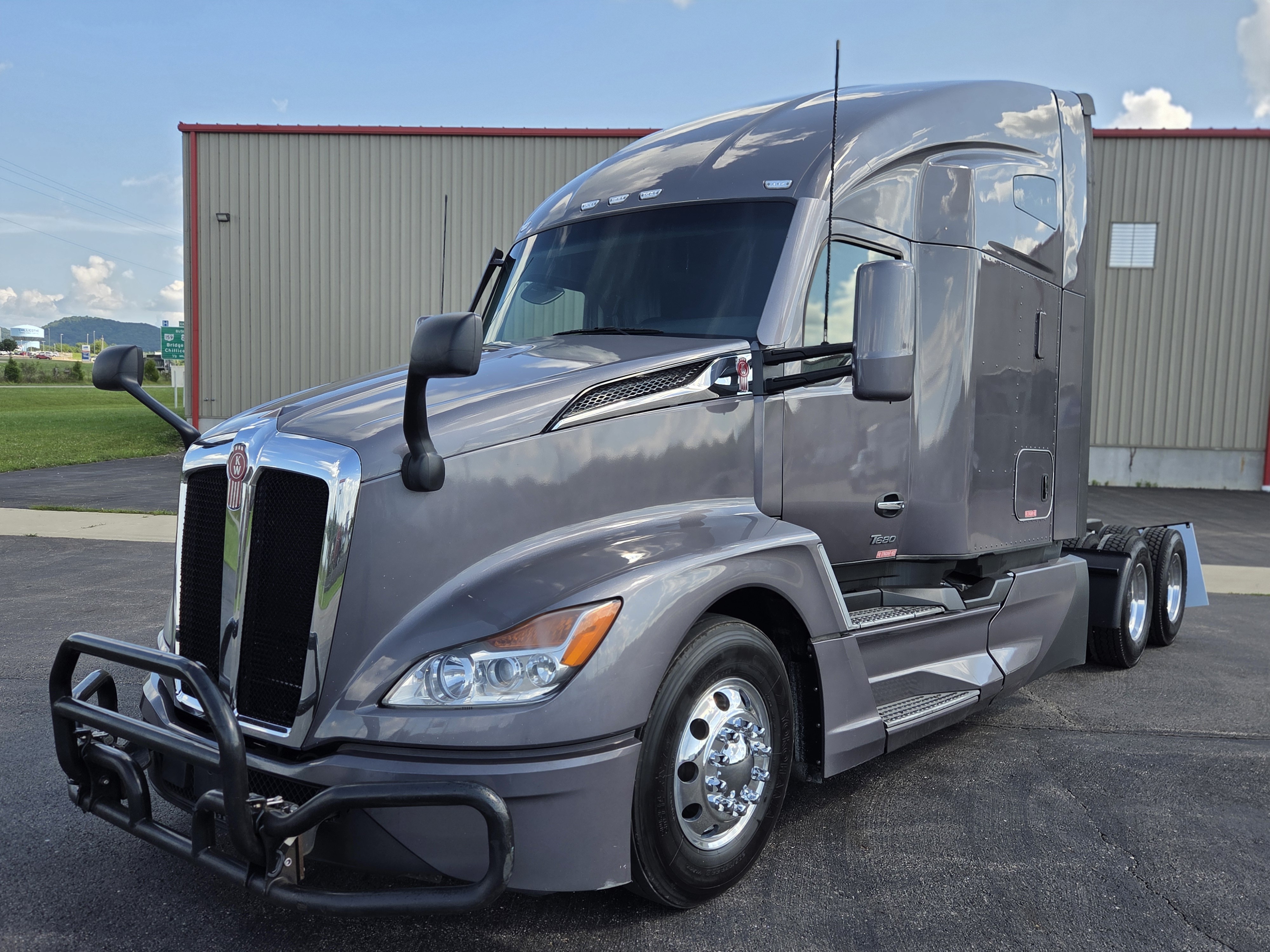 2023 KENWORTH T680 in Chillicothe, OH