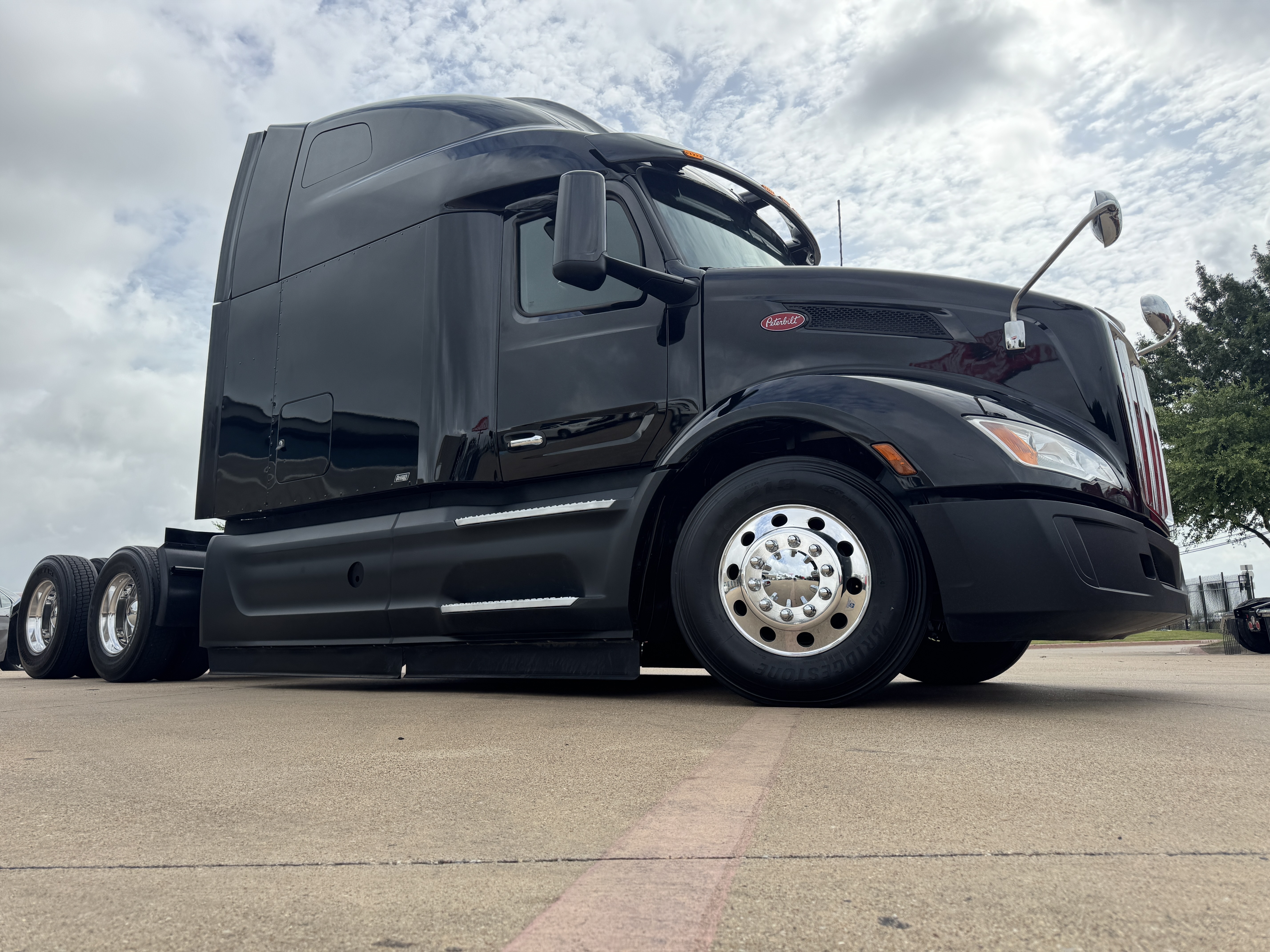 2023 PETERBILT 579 in Dallas, TX