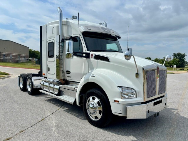 2022 KENWORTH T880 in Springdale, AR