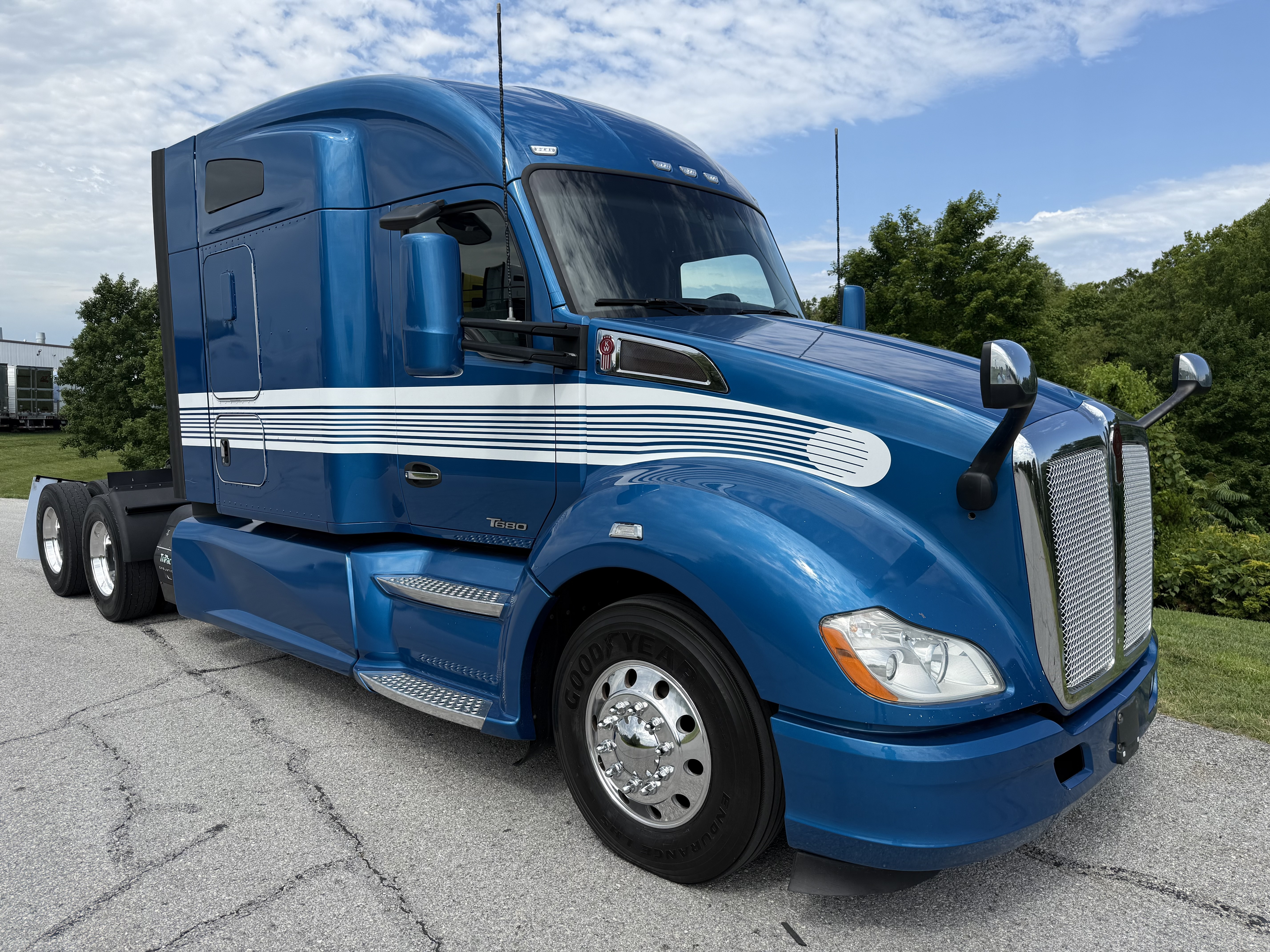 2020 KENWORTH T680 in Springfield, MO
