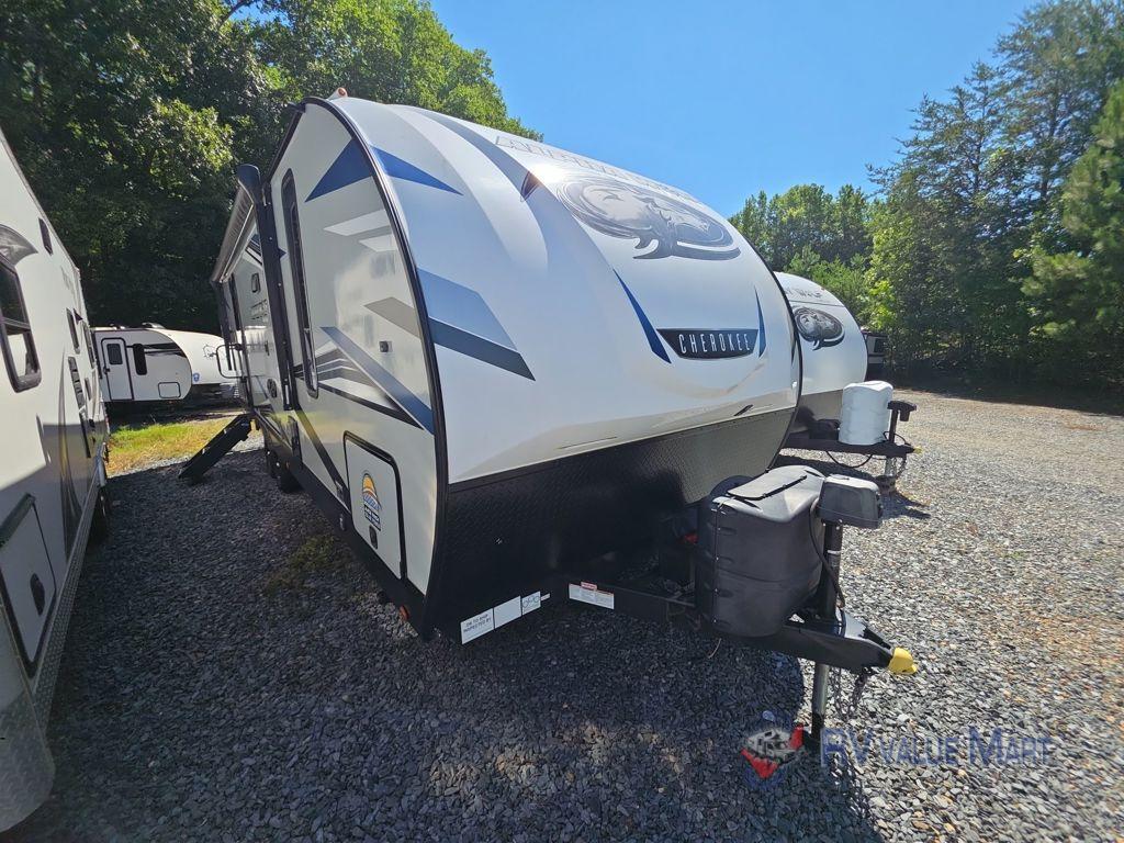 2022 Forest River Rv Cherokee Alpha Wolf 26RB-L in franklinville NC