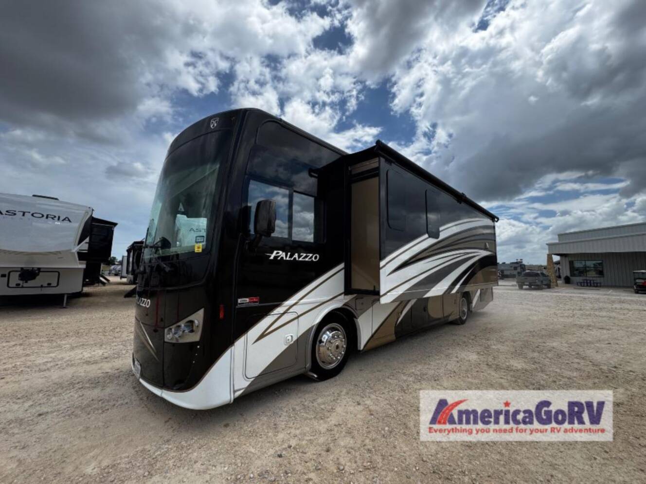 A photo of this 2016 Thor Motor Coach Palazzo 33.2