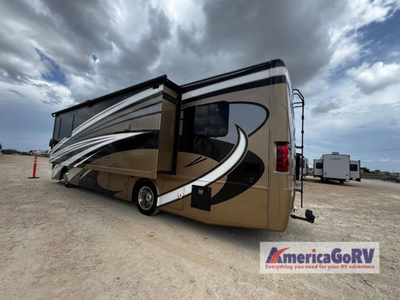 A photo of this 2016 Thor Motor Coach Palazzo 33.2