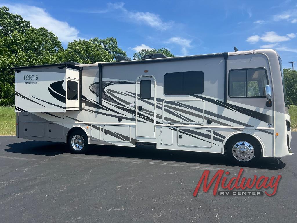 2021 Fleetwood Rv Fortis 32RW in grand rapids MI