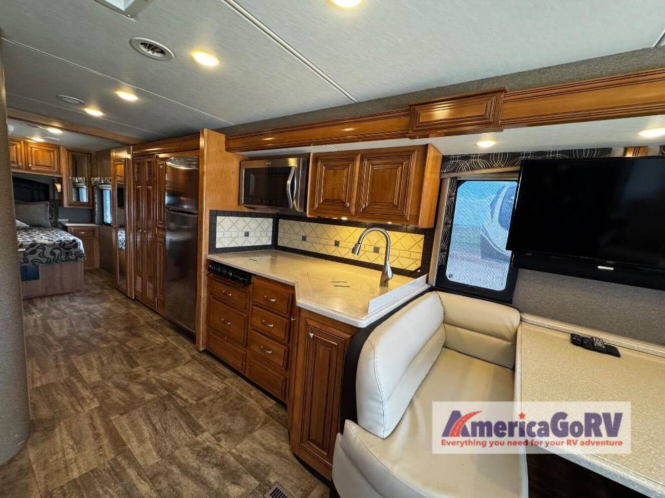 A photo of this 2016 Thor Motor Coach Palazzo 33.2