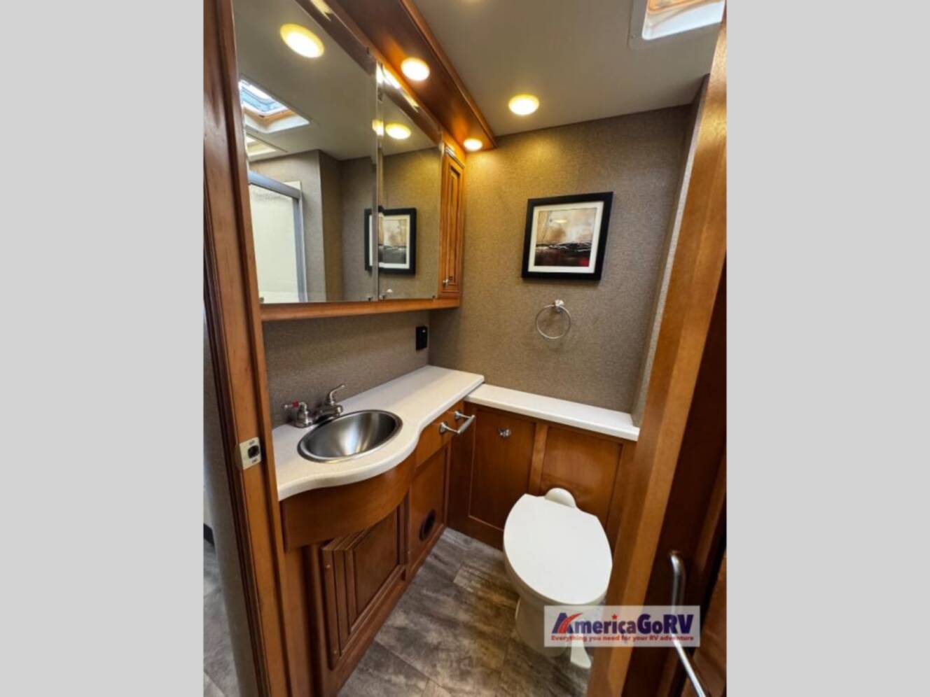 A photo of this 2016 Thor Motor Coach Palazzo 33.2