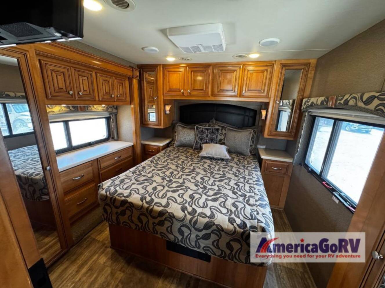 A photo of this 2016 Thor Motor Coach Palazzo 33.2